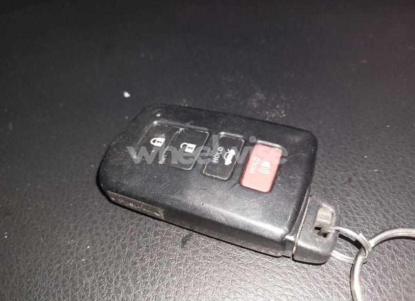 Photo 11 of 2018 Toyota Corolla SE (VIN 2T1BURHEXJC077757)