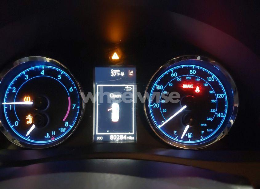 Photo 7 of 2018 Toyota Corolla SE (VIN 2T1BURHEXJC077757)