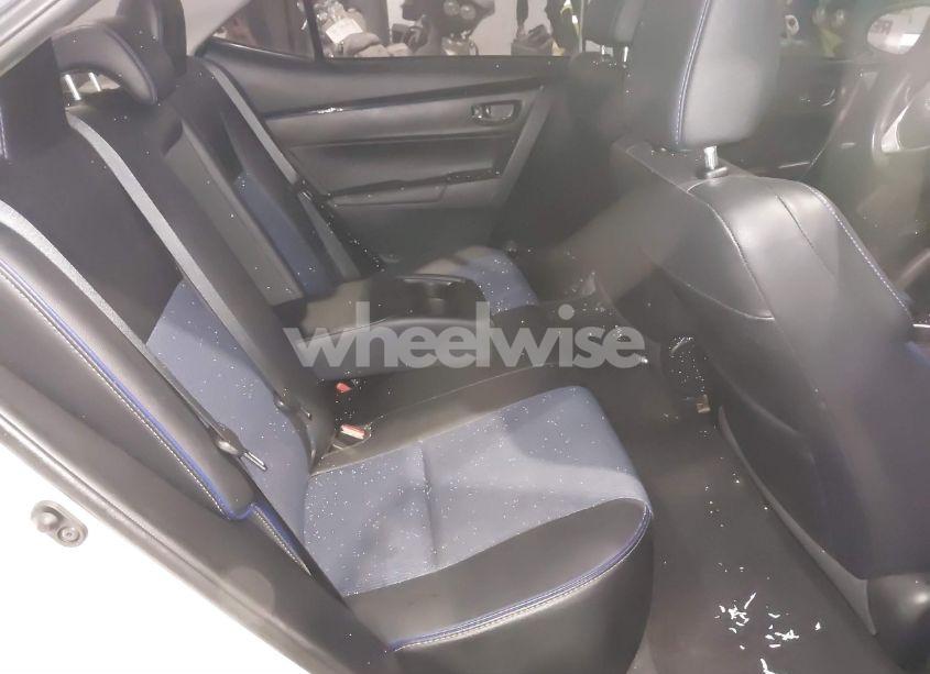 Photo 8 of 2018 Toyota Corolla SE (VIN 2T1BURHEXJC077757)