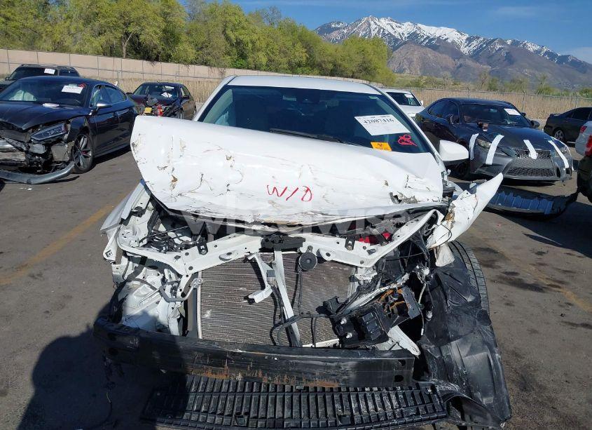 Photo 13 of 2018 Toyota Corolla LE (VIN 2T1BURHEXJC096289)