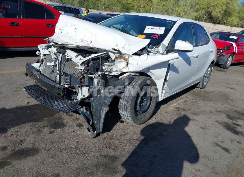 Photo 2 of 2018 Toyota Corolla LE (VIN 2T1BURHEXJC096289)