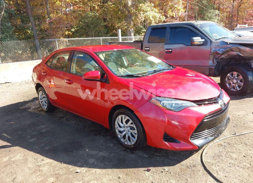 2018 Toyota Corolla LE (VIN 2T1BURHEXJC098995) main photo