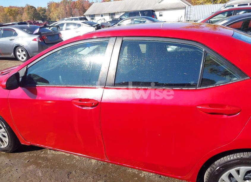 Photo 14 of 2018 Toyota Corolla LE (VIN 2T1BURHEXJC098995)