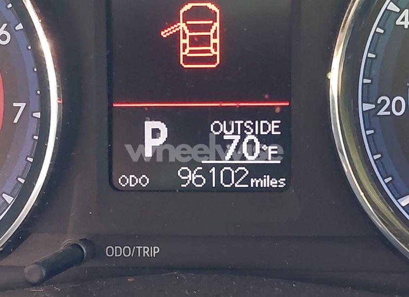 Photo 15 of 2018 Toyota Corolla LE (VIN 2T1BURHEXJC098995)