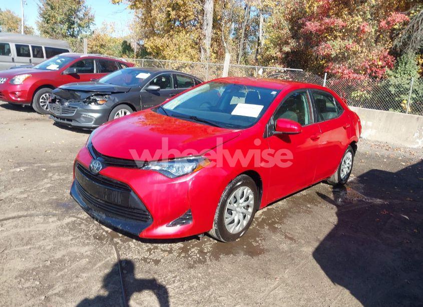 Photo 2 of 2018 Toyota Corolla LE (VIN 2T1BURHEXJC098995)