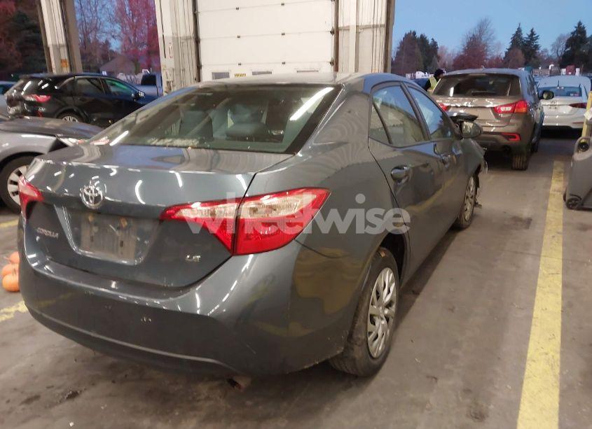 Photo 4 of 2018 Toyota Corolla LE (VIN 2T1BURHEXJC099743)