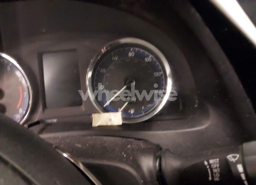 Photo 7 of 2018 Toyota Corolla LE (VIN 2T1BURHEXJC099743)