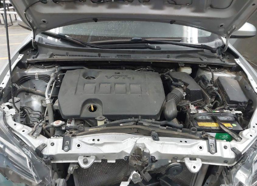 Photo 10 of 2018 Toyota Corolla LE (VIN 2T1BURHEXJC106108)