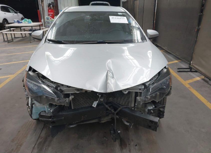 Photo 12 of 2018 Toyota Corolla LE (VIN 2T1BURHEXJC106108)