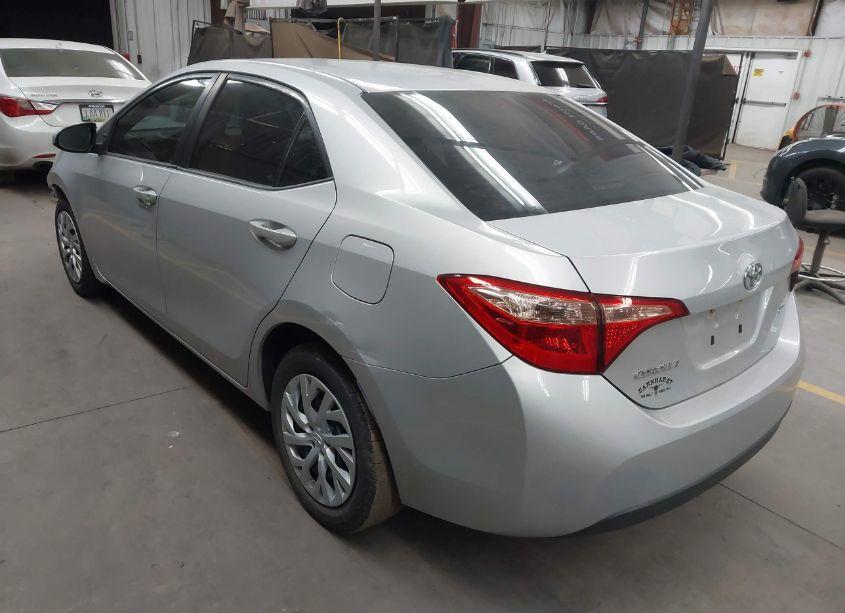 Photo 3 of 2018 Toyota Corolla LE (VIN 2T1BURHEXJC106108)
