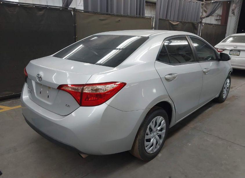 Photo 4 of 2018 Toyota Corolla LE (VIN 2T1BURHEXJC106108)