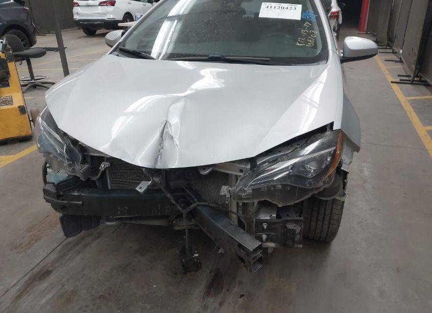 Photo 6 of 2018 Toyota Corolla LE (VIN 2T1BURHEXJC106108)