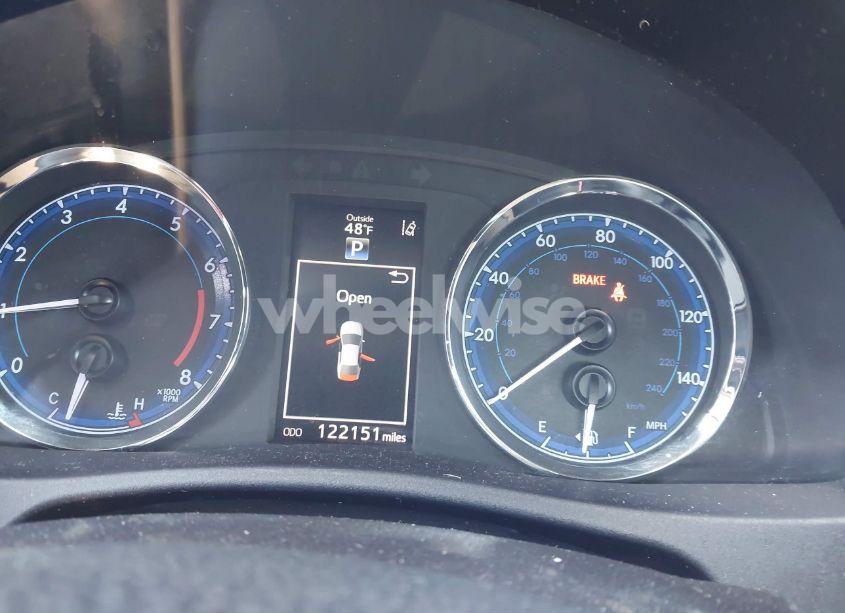 Photo 15 of 2018 Toyota Corolla XSE (VIN 2T1BURHEXJC108263)