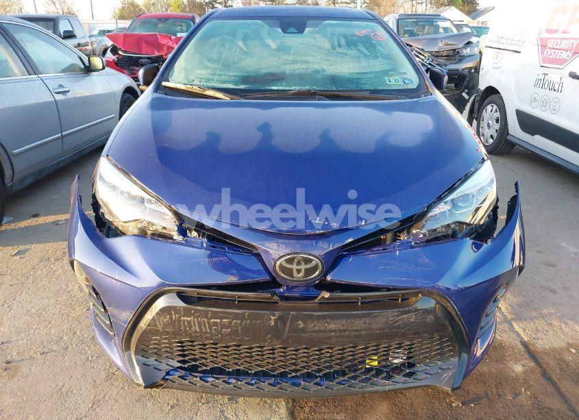 Photo 12 of 2018 Toyota Corolla SE (VIN 2T1BURHEXJC122843)