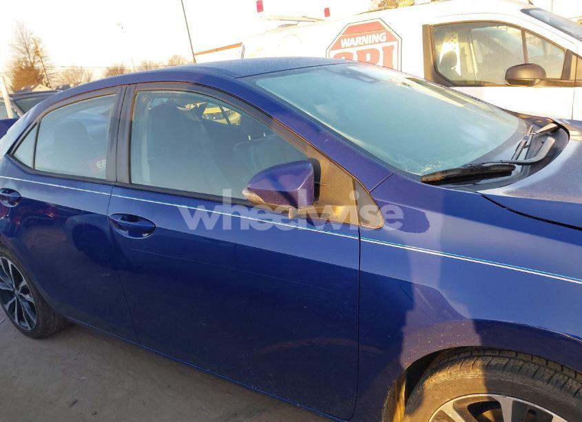 Photo 13 of 2018 Toyota Corolla SE (VIN 2T1BURHEXJC122843)