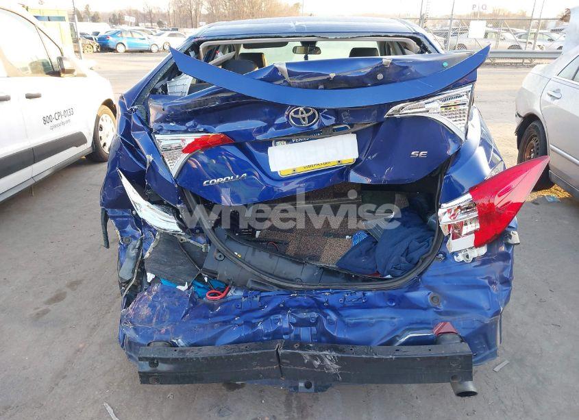 Photo 16 of 2018 Toyota Corolla SE (VIN 2T1BURHEXJC122843)