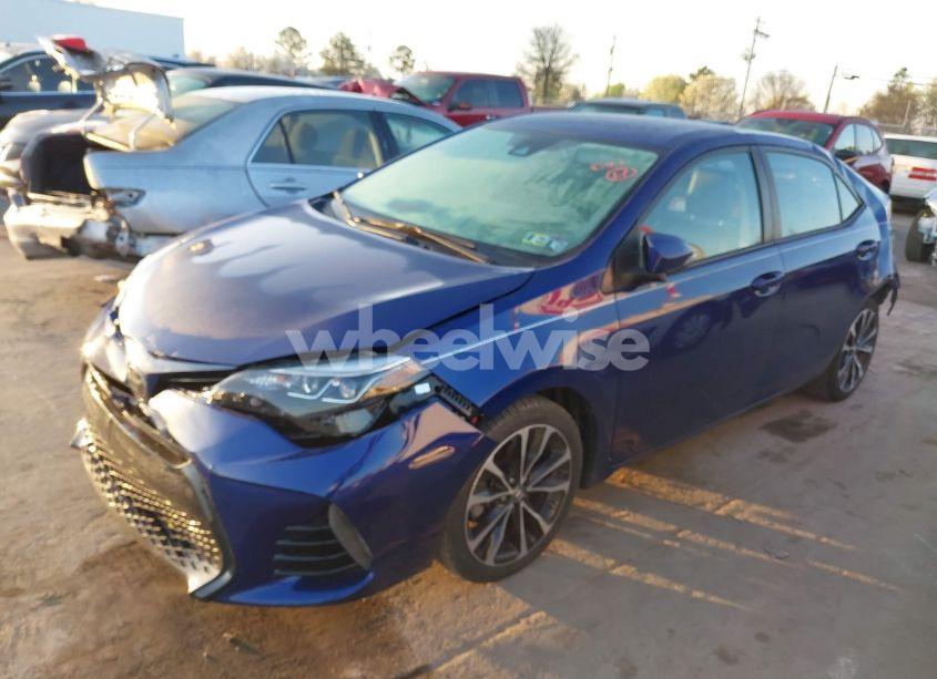 Photo 2 of 2018 Toyota Corolla SE (VIN 2T1BURHEXJC122843)