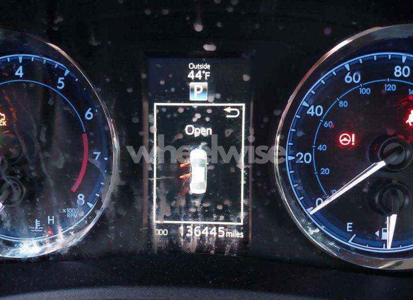 Photo 7 of 2018 Toyota Corolla SE (VIN 2T1BURHEXJC122843)