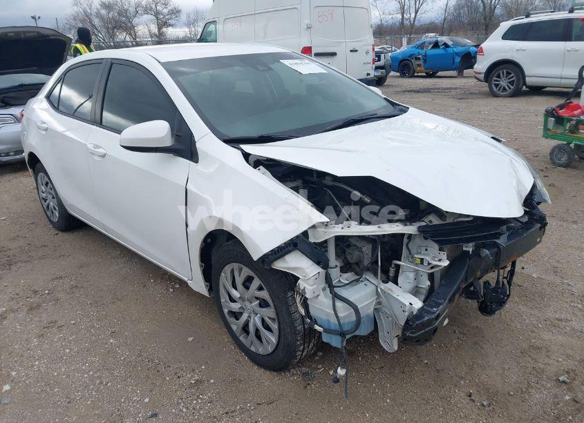 2018 Toyota Corolla LE (VIN 2T1BURHEXJC977851) main photo