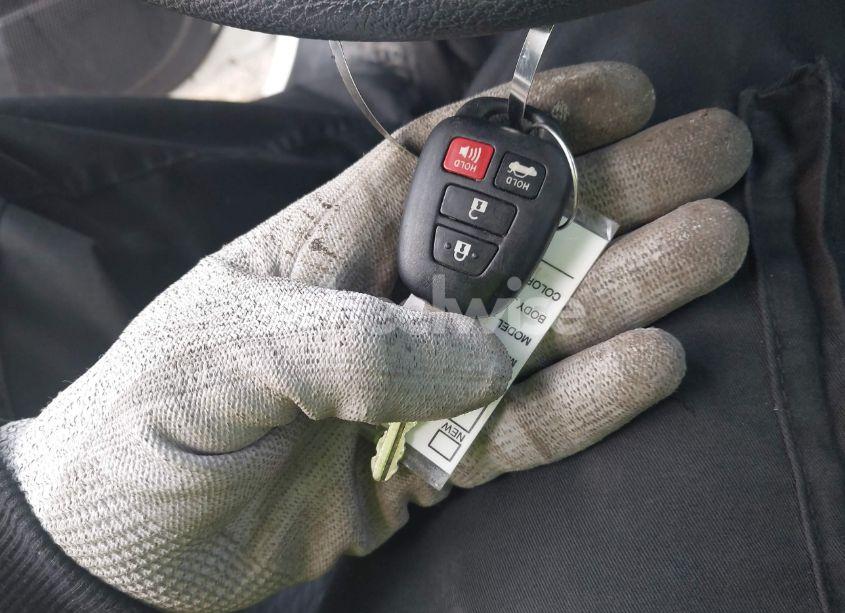 Photo 11 of 2018 Toyota Corolla LE (VIN 2T1BURHEXJC977851)