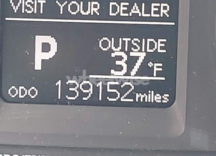 Photo 16 of 2018 Toyota Corolla LE (VIN 2T1BURHEXJC977851)