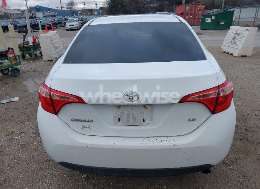 Photo 17 of 2018 Toyota Corolla LE (VIN 2T1BURHEXJC977851)