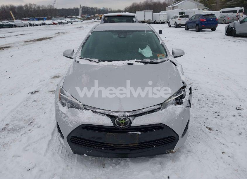 Photo 12 of 2018 Toyota Corolla LE (VIN 2T1BURHEXJC983505)