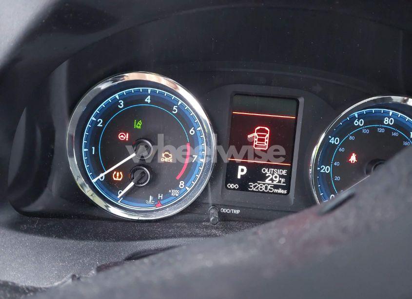 Photo 7 of 2018 Toyota Corolla LE (VIN 2T1BURHEXJC983505)