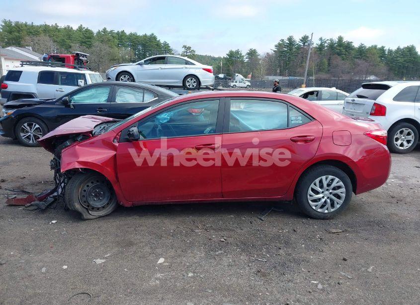 Photo 15 of 2018 Toyota Corolla LE (VIN 2T1BURHEXJC991572)