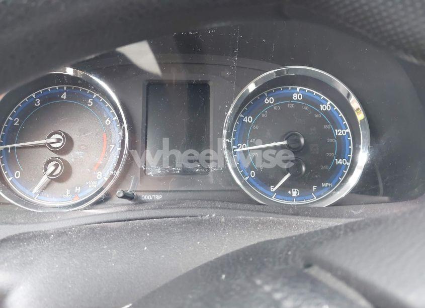 Photo 16 of 2018 Toyota Corolla LE (VIN 2T1BURHEXJC991572)