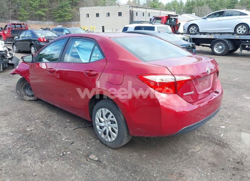 Photo 3 of 2018 Toyota Corolla LE (VIN 2T1BURHEXJC991572)