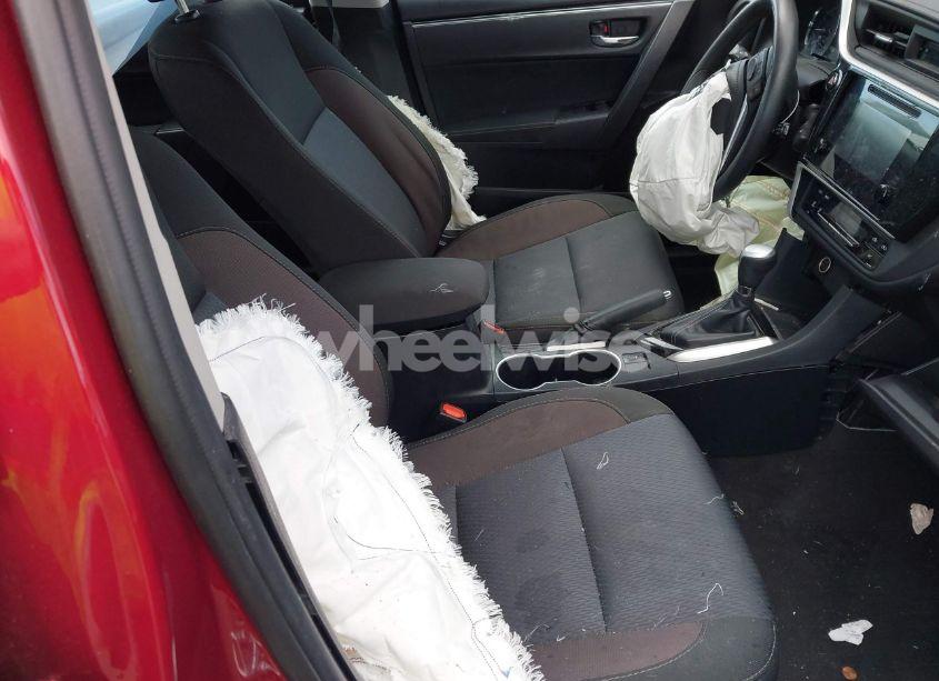 Photo 5 of 2018 Toyota Corolla LE (VIN 2T1BURHEXJC991572)