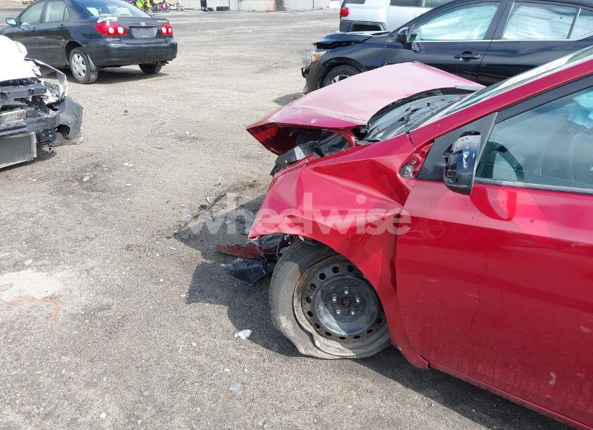 Photo 6 of 2018 Toyota Corolla LE (VIN 2T1BURHEXJC991572)