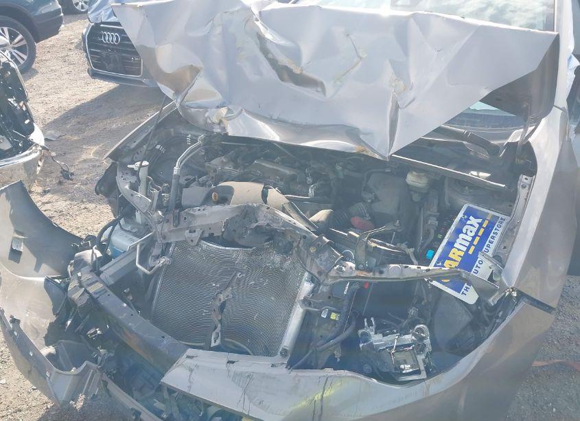 Photo 10 of 2018 Toyota Corolla LE (VIN 2T1BURHEXJC996481)