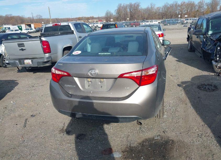 Photo 16 of 2018 Toyota Corolla LE (VIN 2T1BURHEXJC996481)