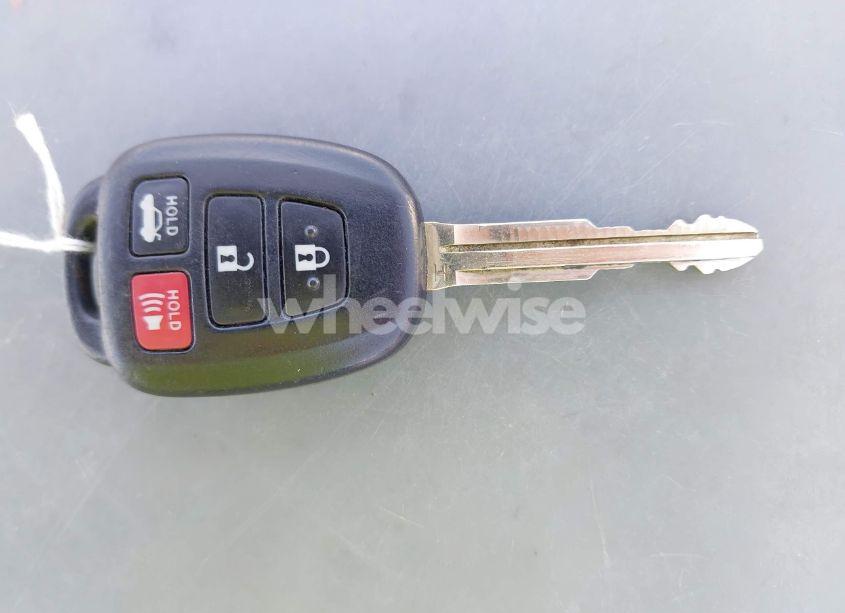 Photo 11 of 2019 Toyota Corolla LE (VIN 2T1BURHEXKC125579)