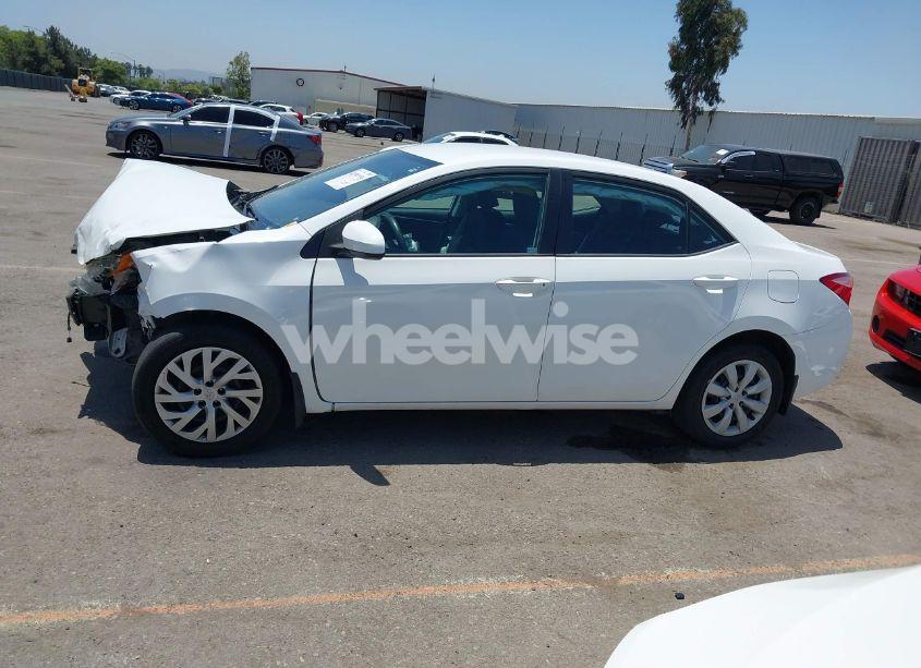 Photo 15 of 2019 Toyota Corolla LE (VIN 2T1BURHEXKC125579)