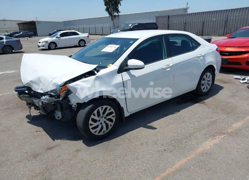 Photo 2 of 2019 Toyota Corolla LE (VIN 2T1BURHEXKC125579)