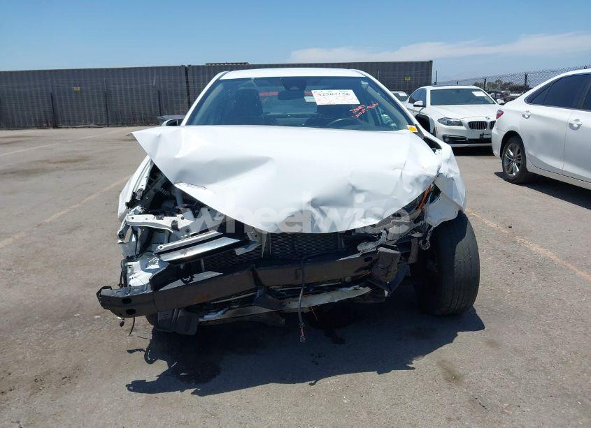 Photo 6 of 2019 Toyota Corolla LE (VIN 2T1BURHEXKC125579)