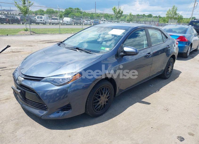 Photo 2 of 2019 Toyota Corolla LE (VIN 2T1BURHEXKC125758)