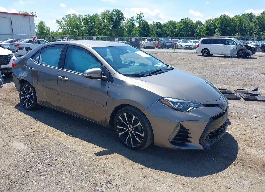 2019 Toyota Corolla SE (VIN 2T1BURHEXKC131771) main photo