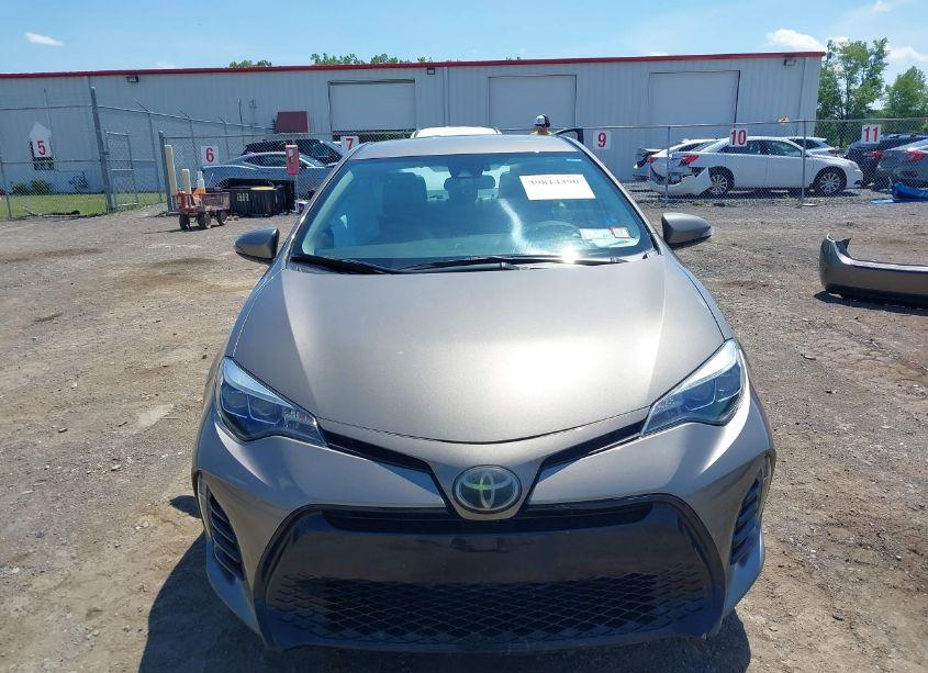 Photo 13 of 2019 Toyota Corolla SE (VIN 2T1BURHEXKC131771)
