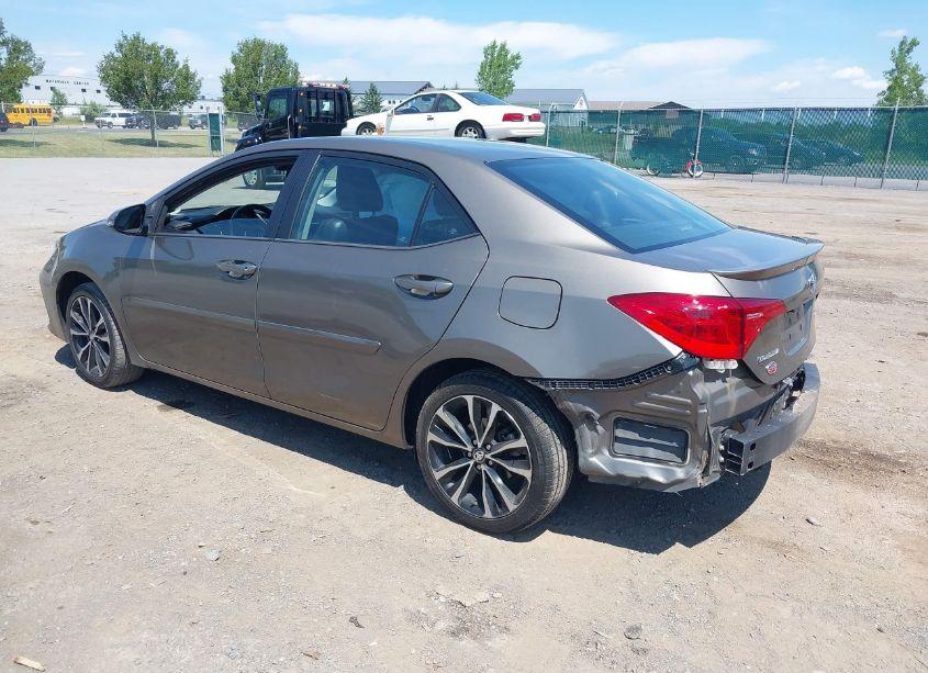 Photo 3 of 2019 Toyota Corolla SE (VIN 2T1BURHEXKC131771)