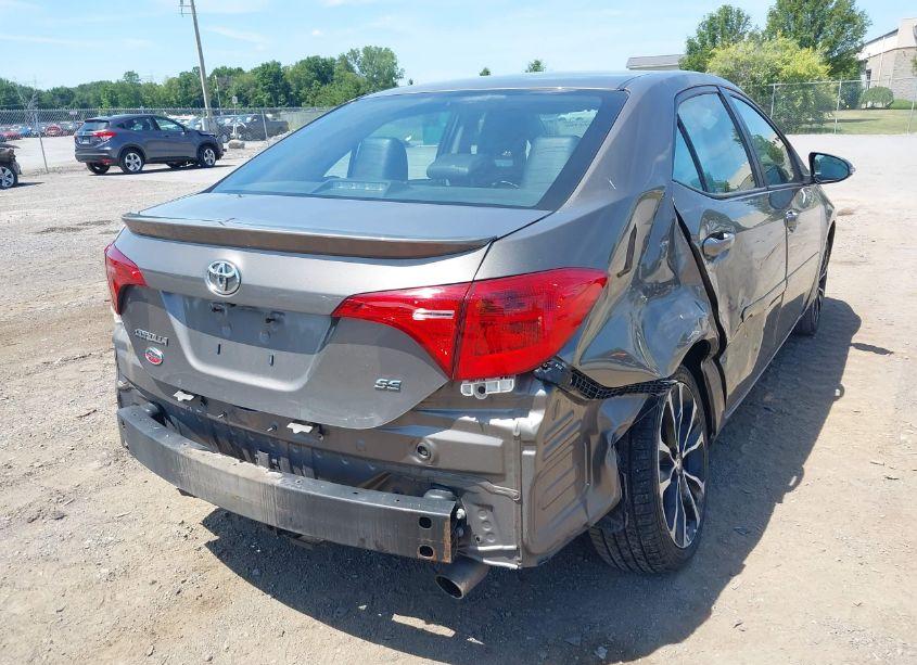 Photo 6 of 2019 Toyota Corolla SE (VIN 2T1BURHEXKC131771)