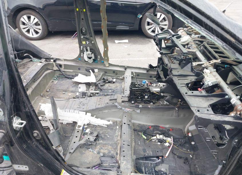 Photo 5 of 2019 Toyota Corolla SE (VIN 2T1BURHEXKC154404)