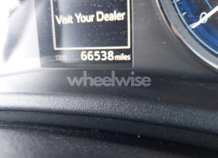 Photo 16 of 2019 Toyota Corolla SE (VIN 2T1BURHEXKC157514)