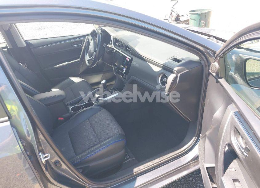 Photo 5 of 2019 Toyota Corolla SE (VIN 2T1BURHEXKC157514)