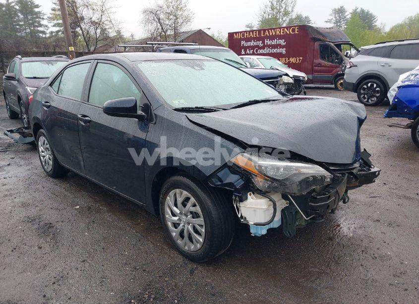 2019 Toyota Corolla LE (VIN 2T1BURHEXKC185698) main photo