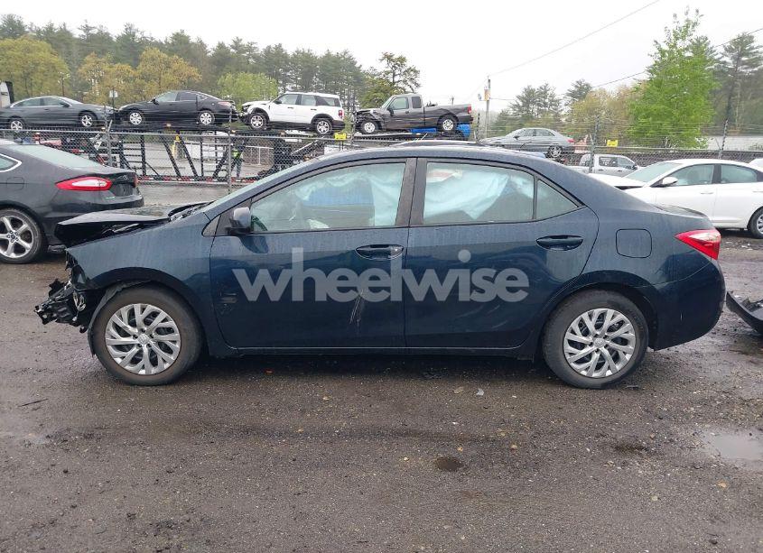 Photo 15 of 2019 Toyota Corolla LE (VIN 2T1BURHEXKC185698)