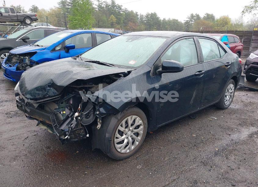 Photo 2 of 2019 Toyota Corolla LE (VIN 2T1BURHEXKC185698)
